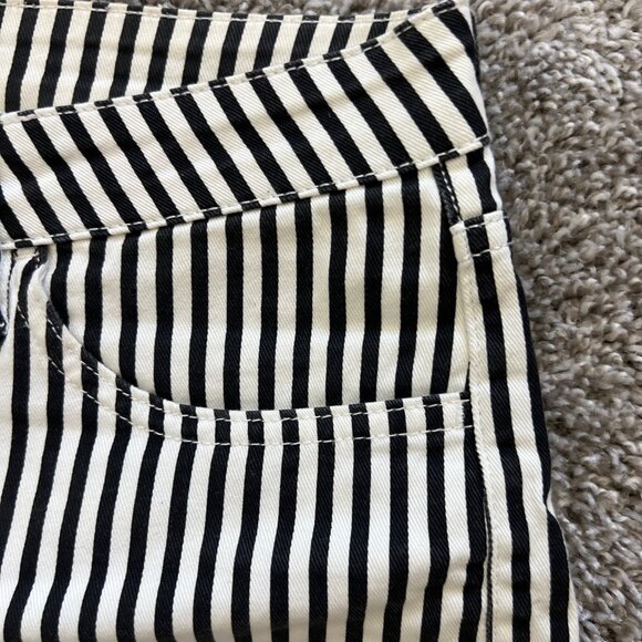 H&M Women’s Shorts Size: US 8 bi-color Black and White Striped - Picture 5 of 5